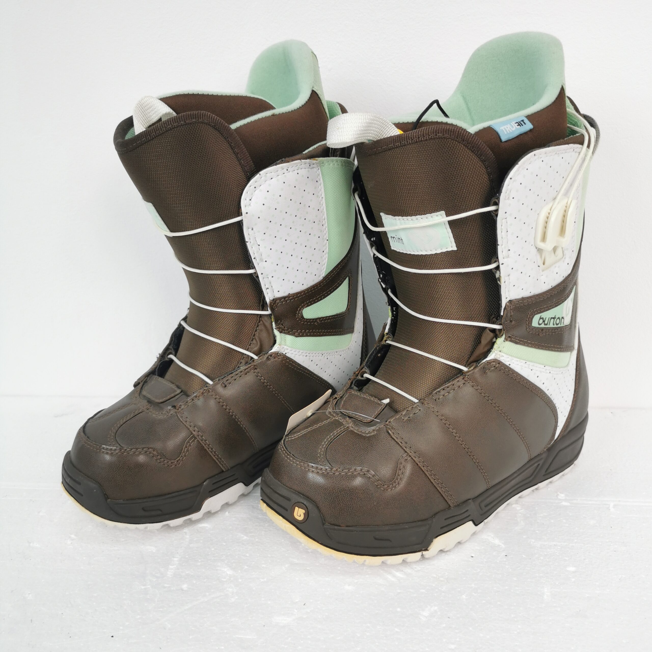 IMG_20210826_180528 Boots snowboard noi Burton Mint, marime 36.5 EU, 23,5 Mondo - imagine 1